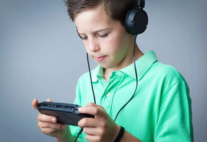 Около трети россиян считают, что их дети играют в жестокие онлайн-игры